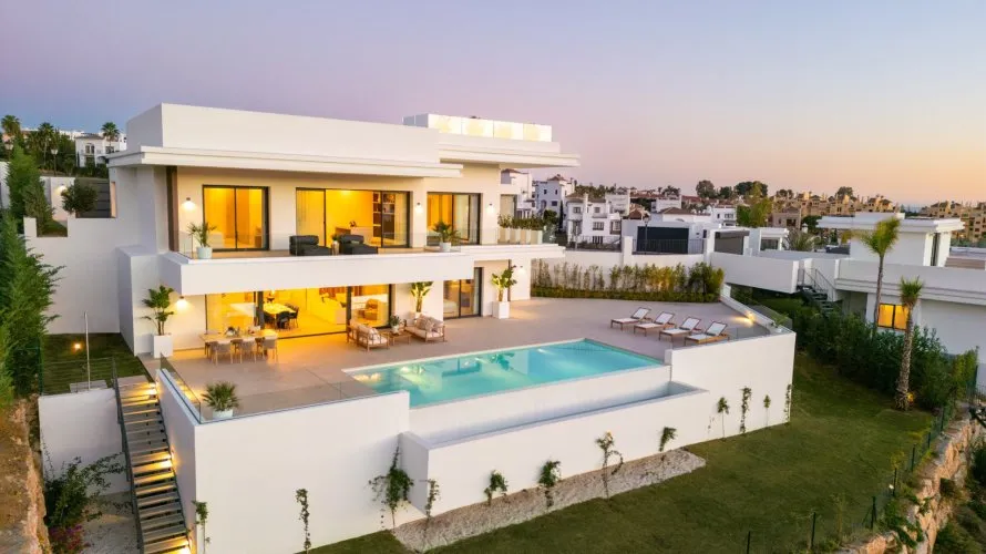 Villa de 5 dormitorios en Estepona, Spain No. 333 № 27