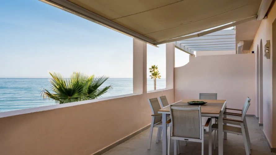 Apartamento de 3 dormitorios en Estepona, Spain No. 600 № 3