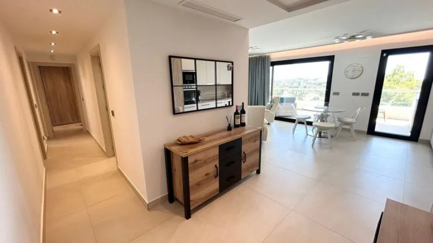 Apartamento de 3 dormitorios en La Quinta, Spain No. 604 № 10