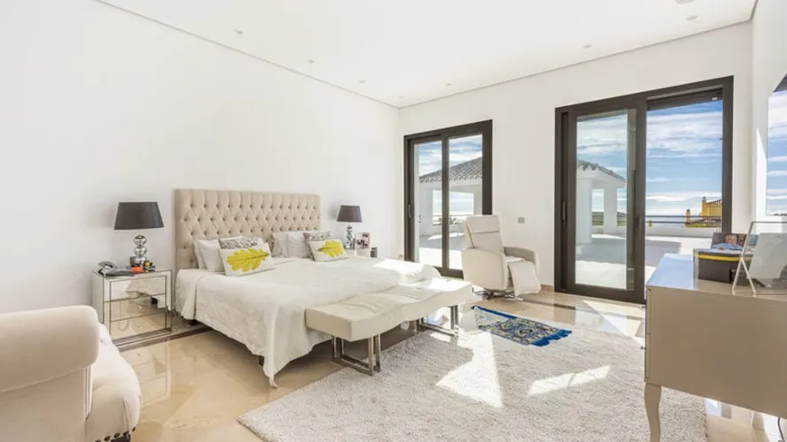 Villa de 7 dormitorios en Marbella, Spain No. 314 № 5