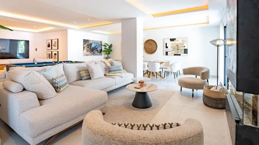 Villa de 6 dormitorios en Marbella, Spain No. 528 № 28