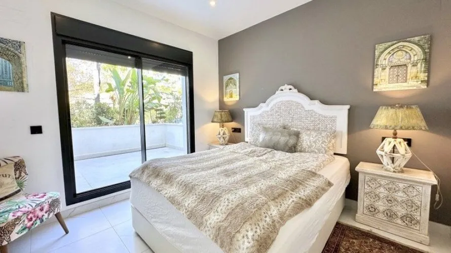 Apartamento de 3 dormitorios en Estepona, Spain No. 539 № 12