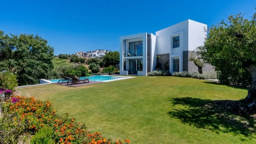 Villa de 4 dormitorios en Marbella, Spain No. 372