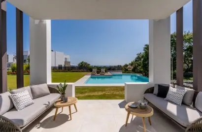 Villa de 4 dormitorios en Marbella, Spain No. 372