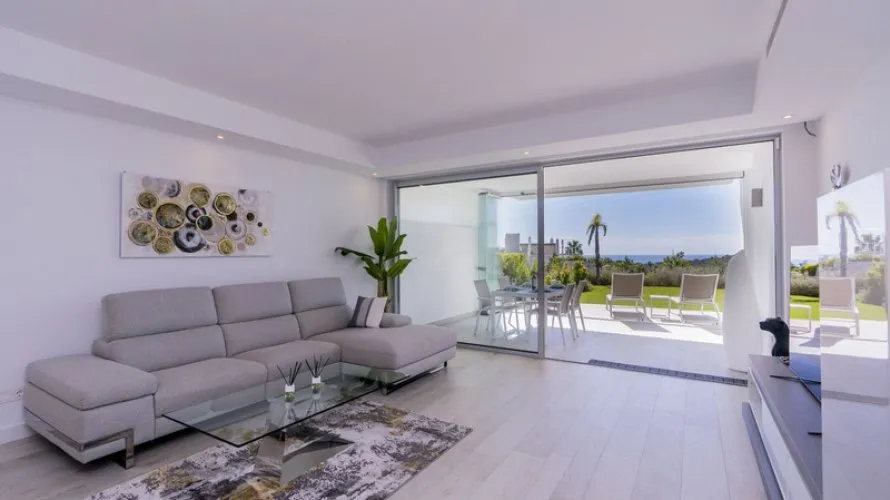 Apartamento de 2 dormitorios en Estepona, Spain No. 508 № 25