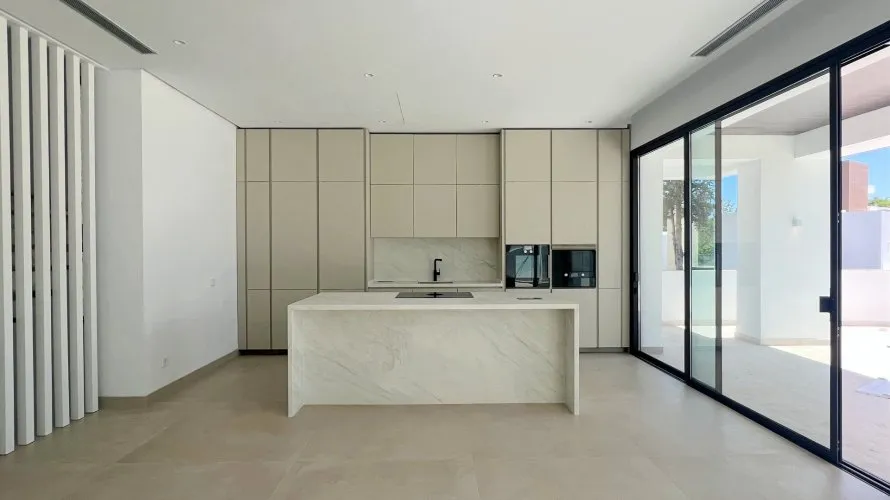 Villa de 4 dormitorios en Marbella, Spain No. 67 № 4
