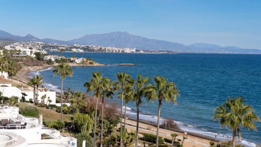 Dúplex de 3 dormitorios en Estepona, Spain No. 328 № 19