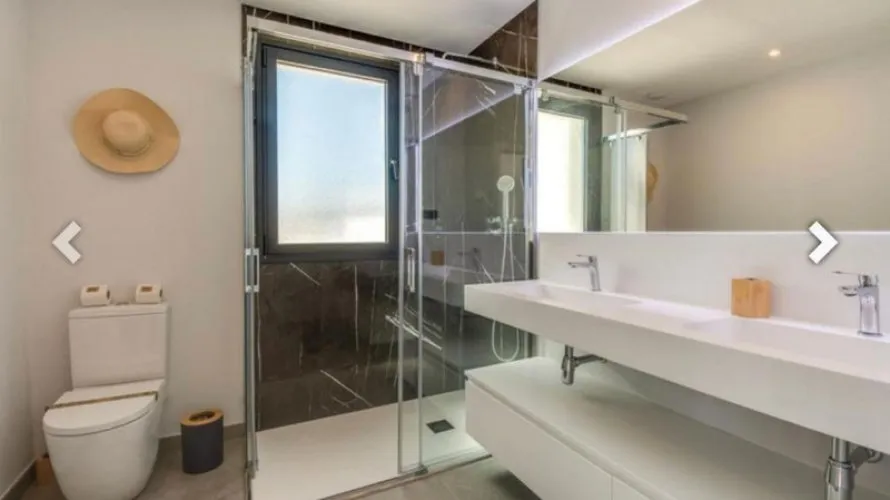 Dúplex de 3 dormitorios en Estepona, Spain No. 451 № 10