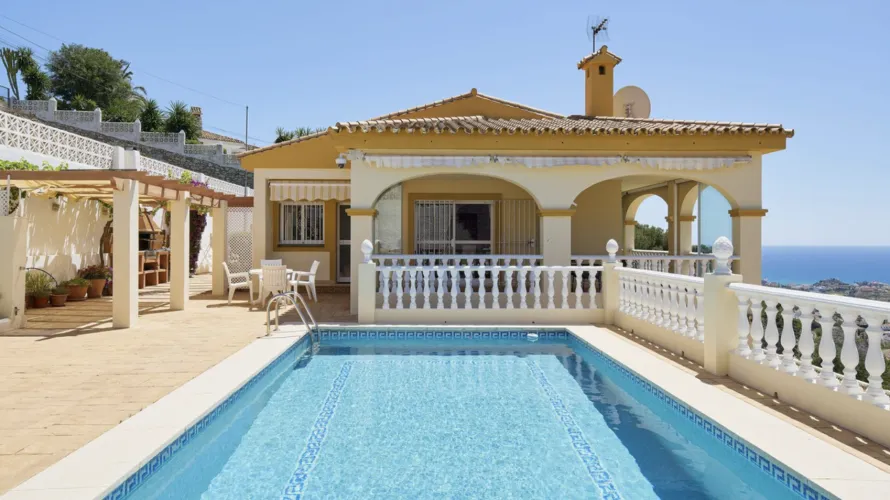 Сasa de 4 dormitorios en Benalmádena, Spain No. 611 № 2