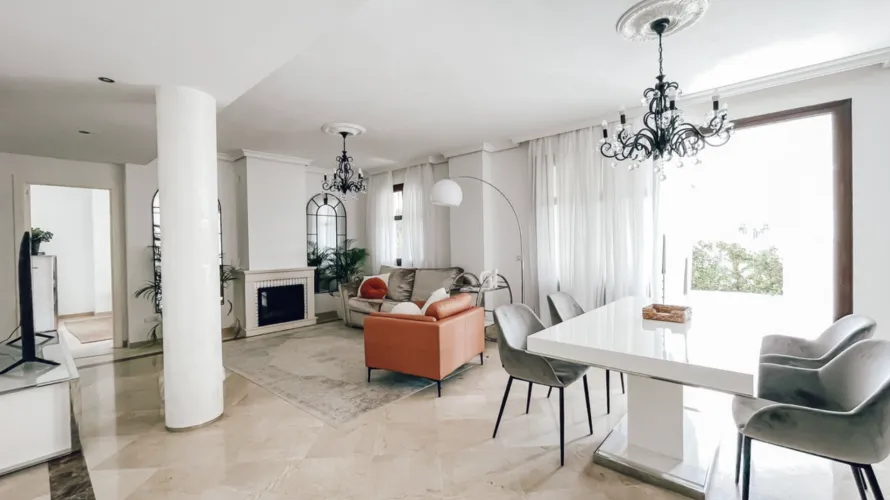 Apartamento de 2 dormitorios en Marbella, Spain No. 590 № 3