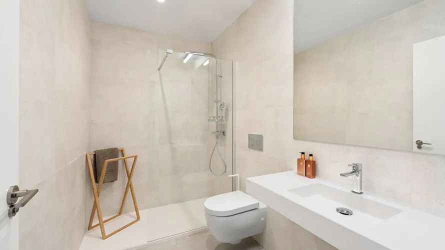 Apartamento de 3 dormitorios en Marbella, Spain No. 454 № 7