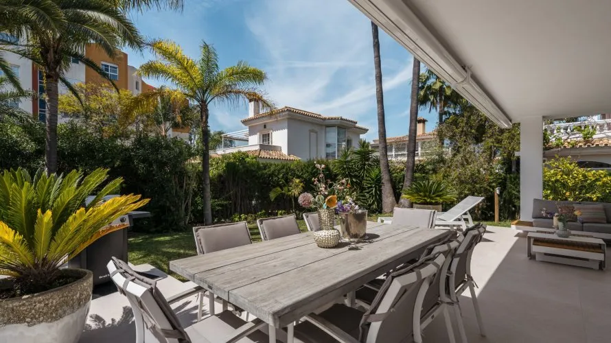 Сasa de 4 dormitorios en Estepona, Spain No. 504 № 17