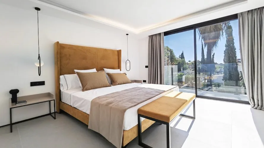 Villa de 5 dormitorios en Nueva Andalucía, Spain No. 203 № 1
