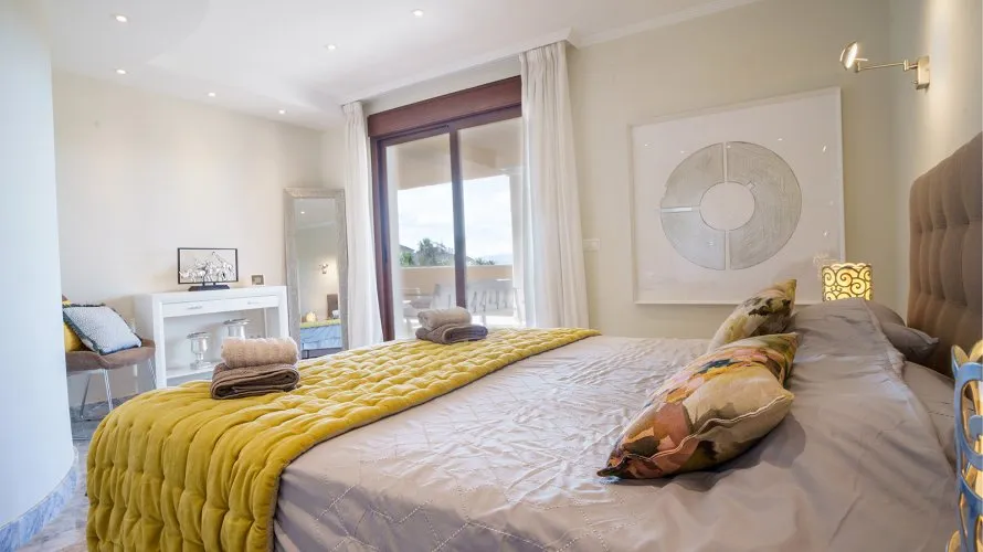 Dúplex de 4 dormitorios en Marbella, Spain No. 143 № 3