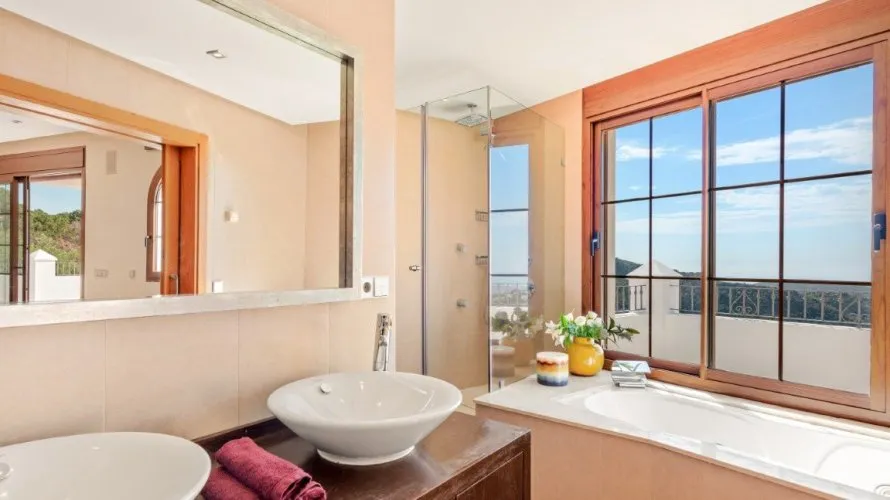 Villa de 5 dormitorios en Benahavís, Spain No. 499 № 17