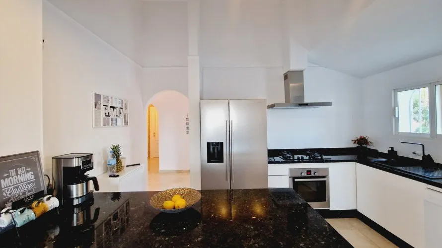 Villa de 5 dormitorios en Estepona, Spain No. 189 № 8