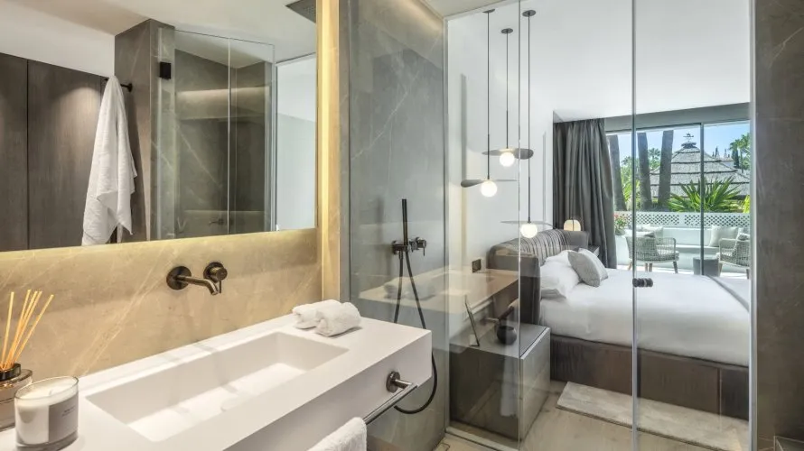 Apartamento de 3 dormitorios en Marbella, Spain No. 98 № 4