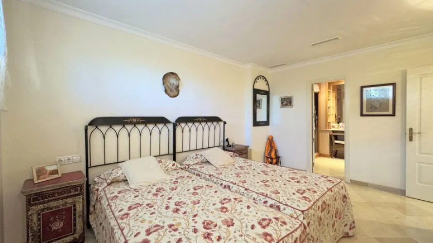Dúplex de 4 dormitorios en Casares, Spain No. 470 № 8