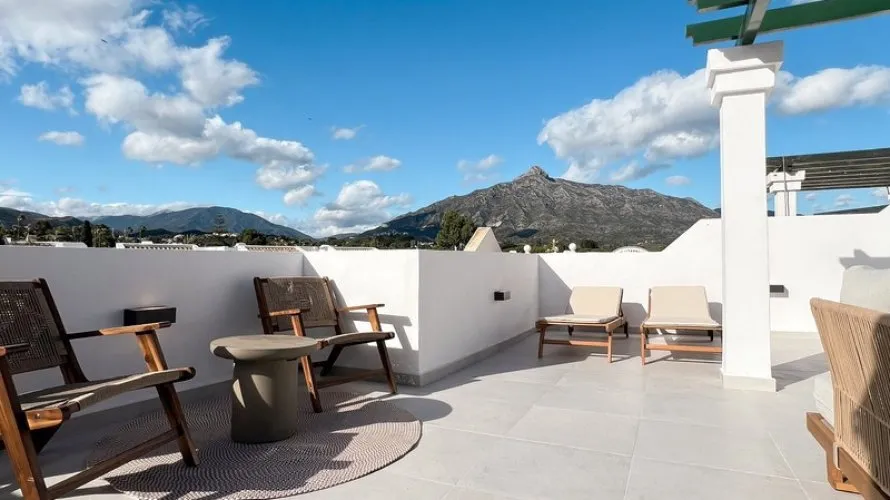 Dúplex de 3 dormitorios en Nueva Andalucía, Spain No. 540 № 21