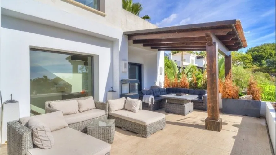 Villa de 5 dormitorios en Marbella, Spain No. 527 № 6
