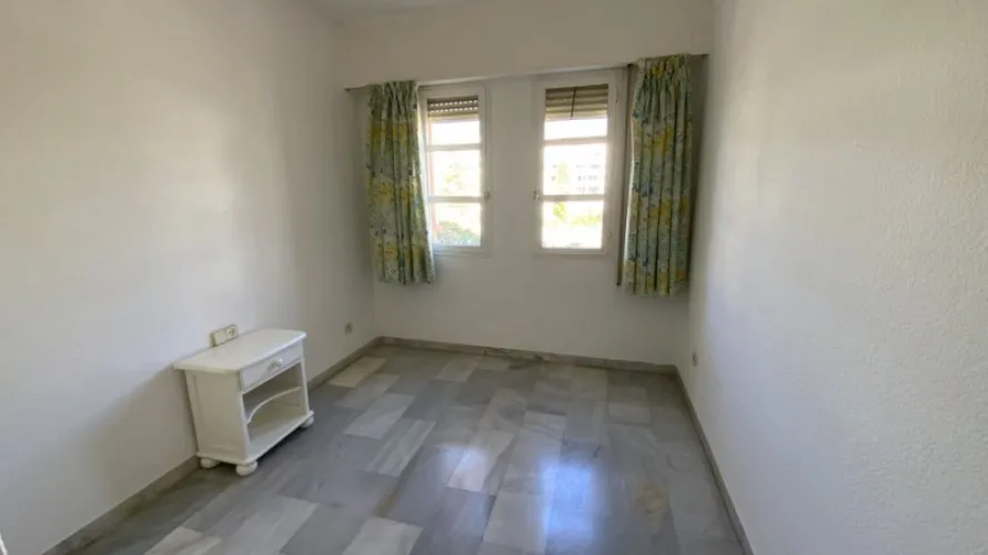 Apartamento de 3 dormitorios en Marbella, Spain No. 336 № 10