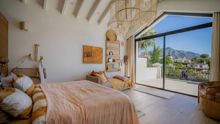 Villa de 5 dormitorios en Marbella, Spain No. 207 № 15
