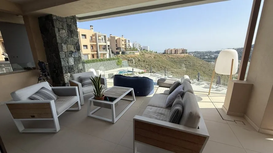 Apartamento de 4 dormitorios en La Quinta, Spain No. 561 № 3