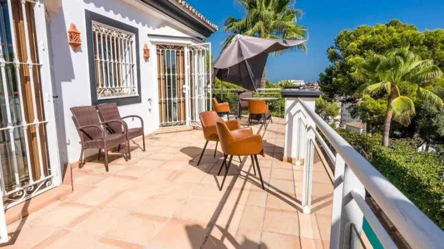 Villa de 5 dormitorios en Marbella, Spain No. 245 № 28