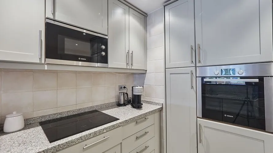Apartamento de 2 dormitorios en Marbella, Spain No. 549 № 12