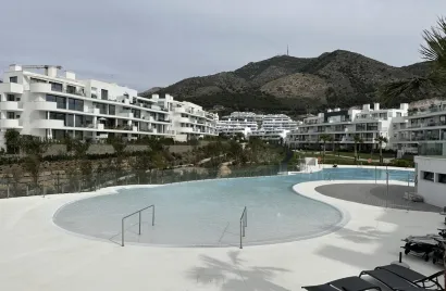 Apartamento de 2 dormitorios en Benalmádena, Spain No. 587