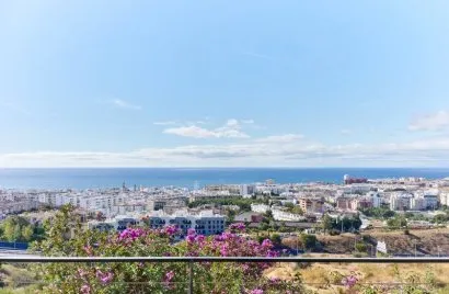 Apartamento de 3 dormitorios en Estepona, Spain No. 539
