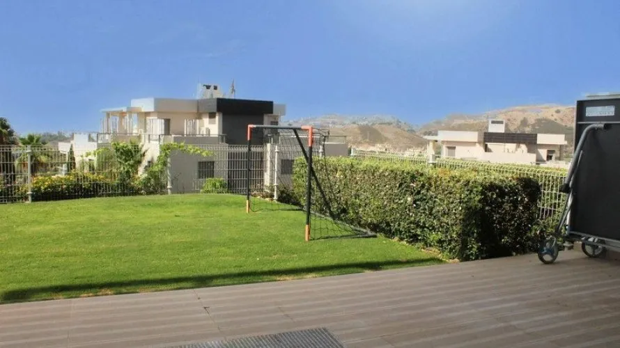 Apartamento de 4 dormitorios en Benahavís, Spain No. 310 № 12