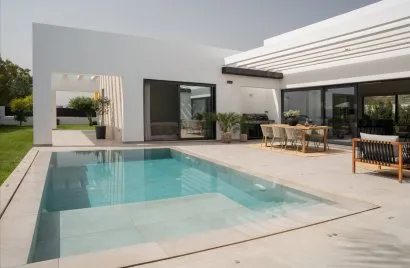 Villa de 4 dormitorios en Estepona, Spain No. 356