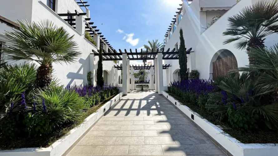Apartamento de 2 dormitorios en Marbella, Spain No. 590 № 20