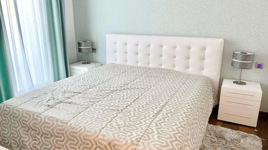 Apartamento de 3 dormitorios en Cortes (San Pedro De Alcantara), Spain No. 227 № 1