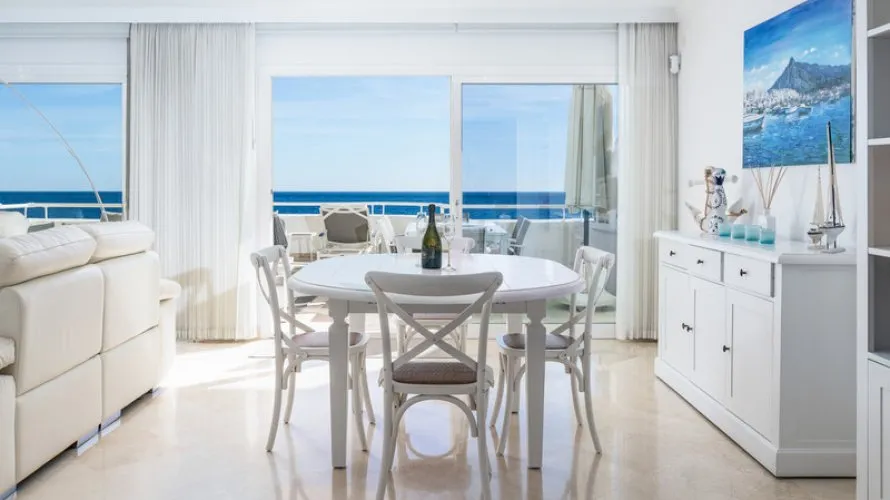 Dúplex de 3 dormitorios en Estepona, Spain No. 328 № 3