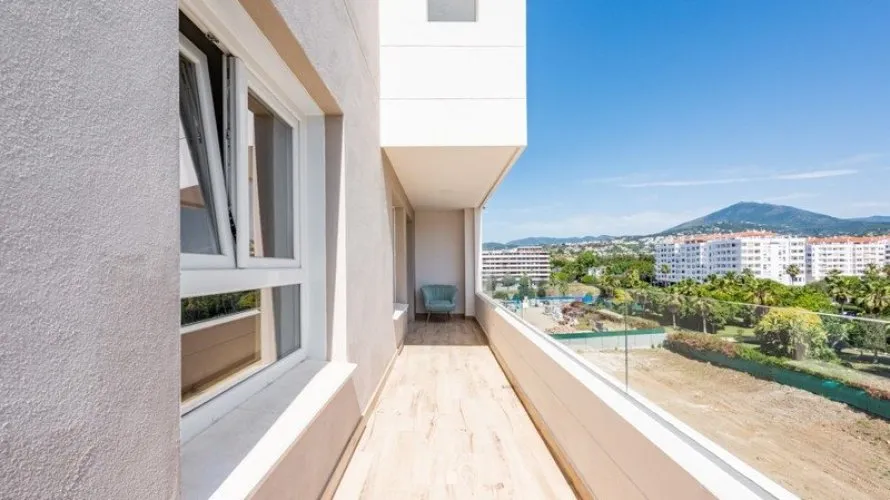 Apartamento de 3 dormitorios en Nueva Andalucía, Spain No. 555 № 18