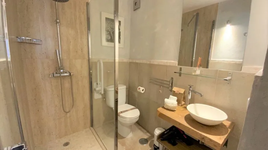 Villa de 5 dormitorios en Marbella, Spain No. 389