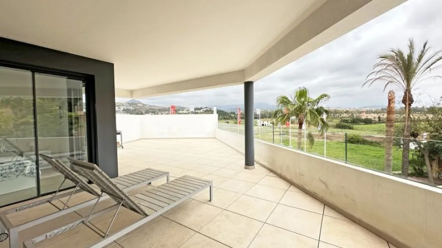 Apartamento de 3 dormitorios en Estepona, Spain No. 536 № 24