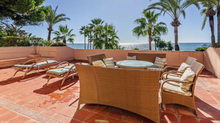 Сasa de 9 dormitorios en Estepona, Spain No. 396 № 5