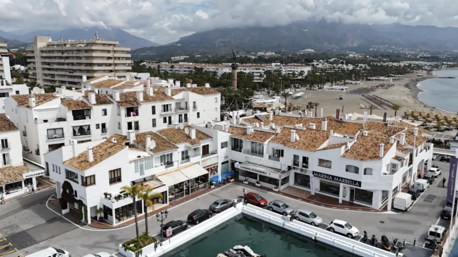 Apartamento de 1 dormitorio en Marbella, Spain No. 586 № 1