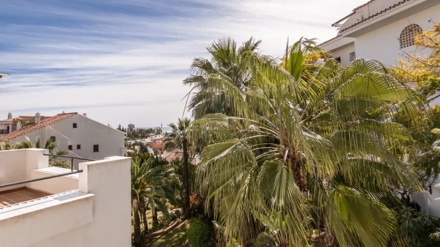 Apartamento de 3 dormitorios en Marbella, Spain No. 196 № 9
