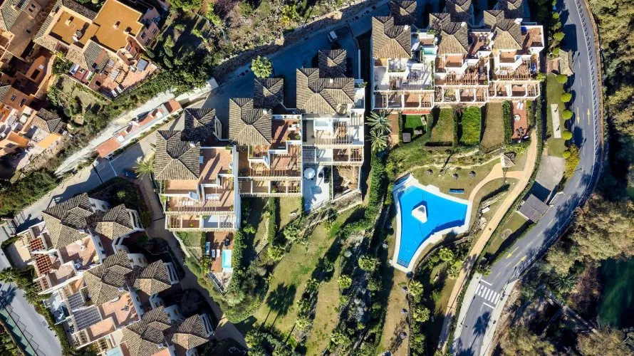 Apartamento de 4 dormitorios en Marbella, Spain No. 325 № 15