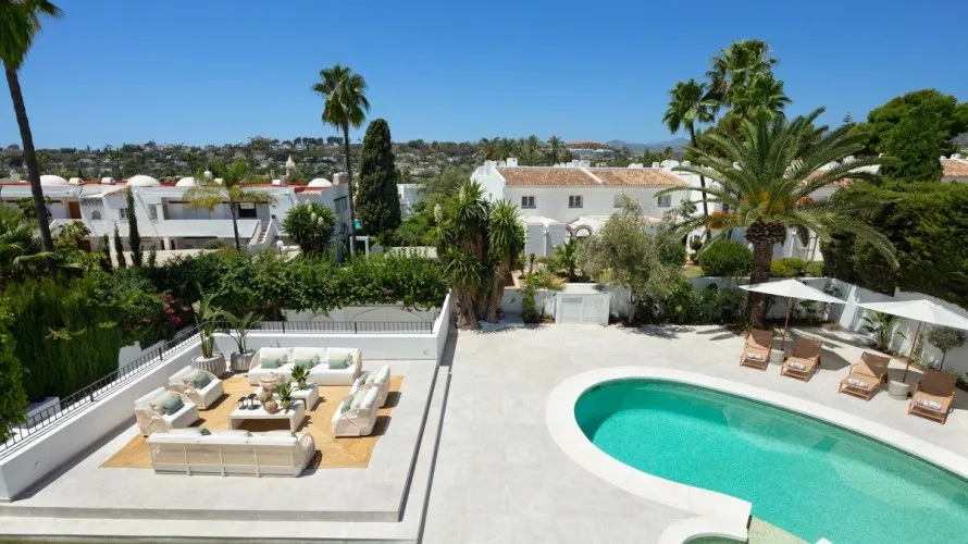 Villa de 5 dormitorios en Nueva Andalucía, Spain No. 286 № 11