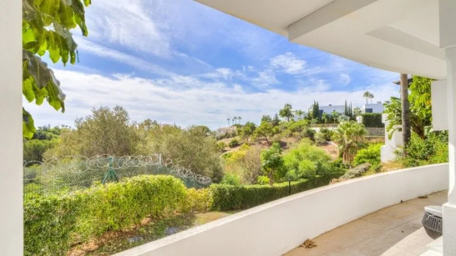 Villa de 5 dormitorios en Marbella, Spain No. 527 № 25