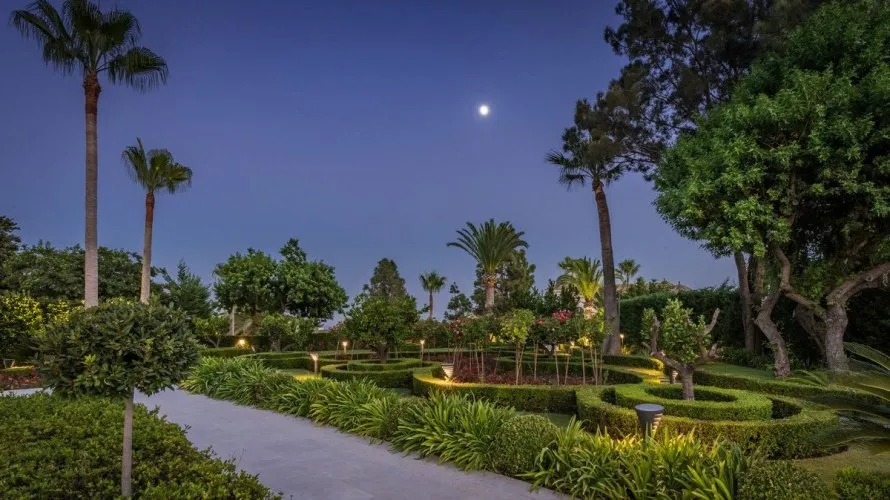 Villa de 7 dormitorios en Marbella, Spain No. 340 № 8