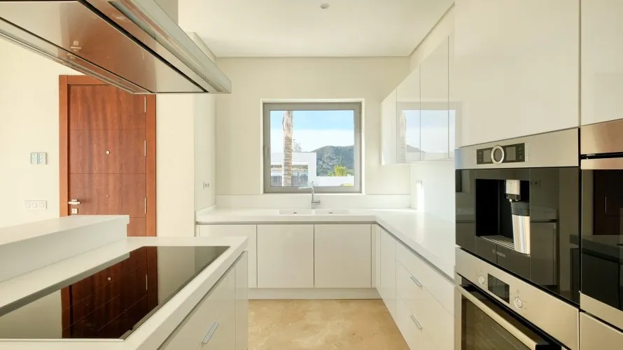 Villa de 4 dormitorios en Benahavís, Spain No. 261 № 11