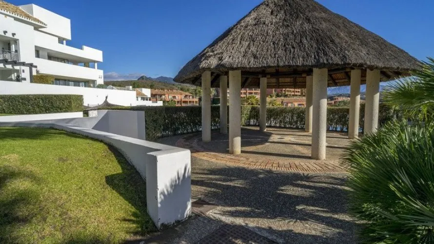 Apartamento de 2 dormitorios en Estepona, Spain No. 508