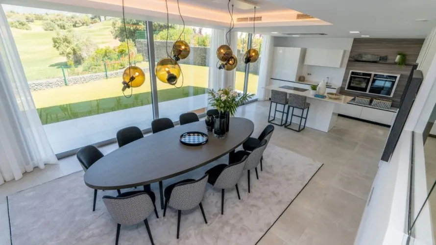 Villa de 4 dormitorios en Marbella, Spain No. 372 № 9