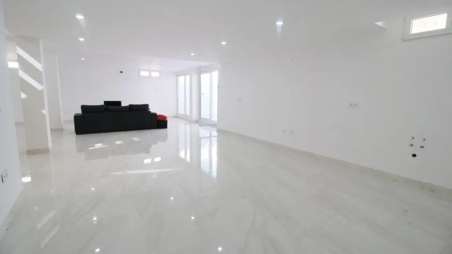 Apartamento de 4 dormitorios en La Torre, España No. 1025 № 20